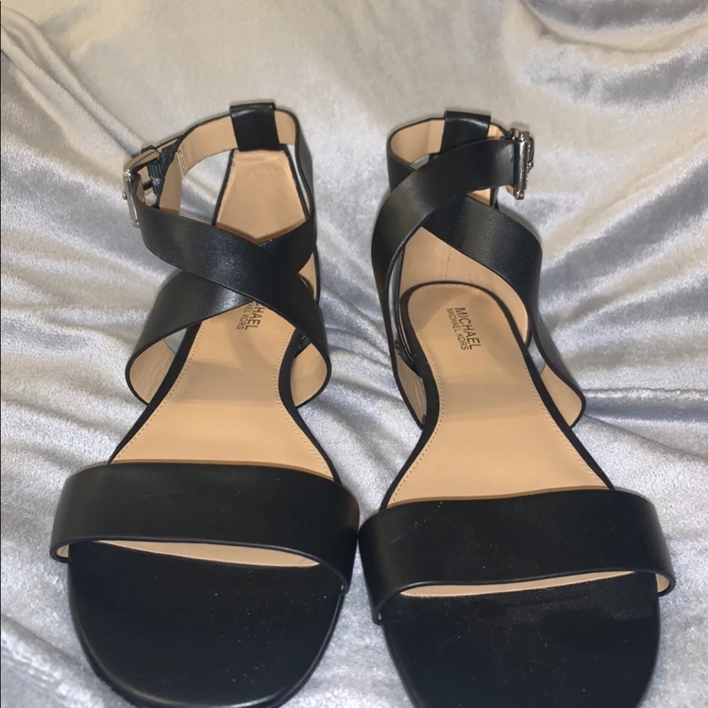 NWOT MICHAEL Michael Kors Black 'Sabrina' - Picture 4 of 8